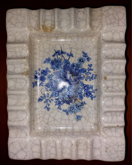 Cinzeiro com flor azul