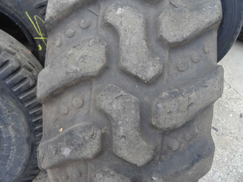 Opona 365/80R20  MAXAM MS  910 R ( 590 netto)