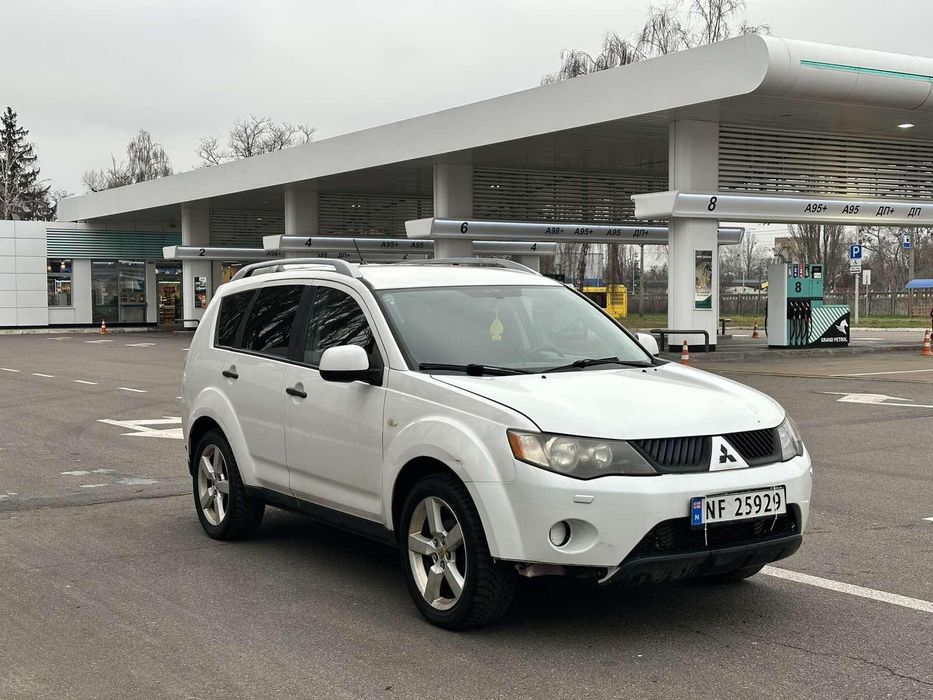 Mitsubishi Outlander 4×4, позашляховик, внедорожник,