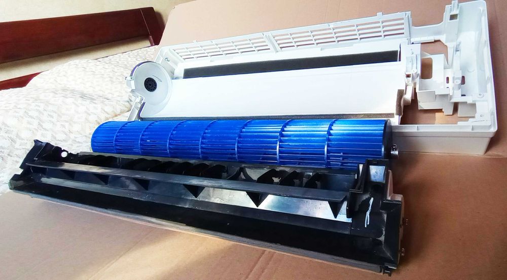 Продам кондиционер Midea MSG-09HR на 27 м2