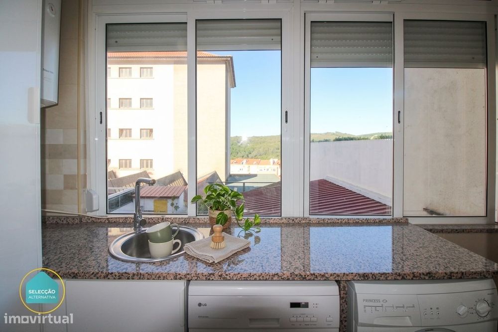T2 luminoso  em Campo de Ourique, com cozinha equipada