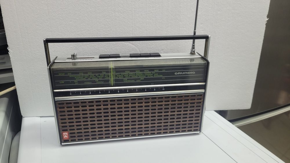 Радіо приймач Grundig ELite-Boy 600
