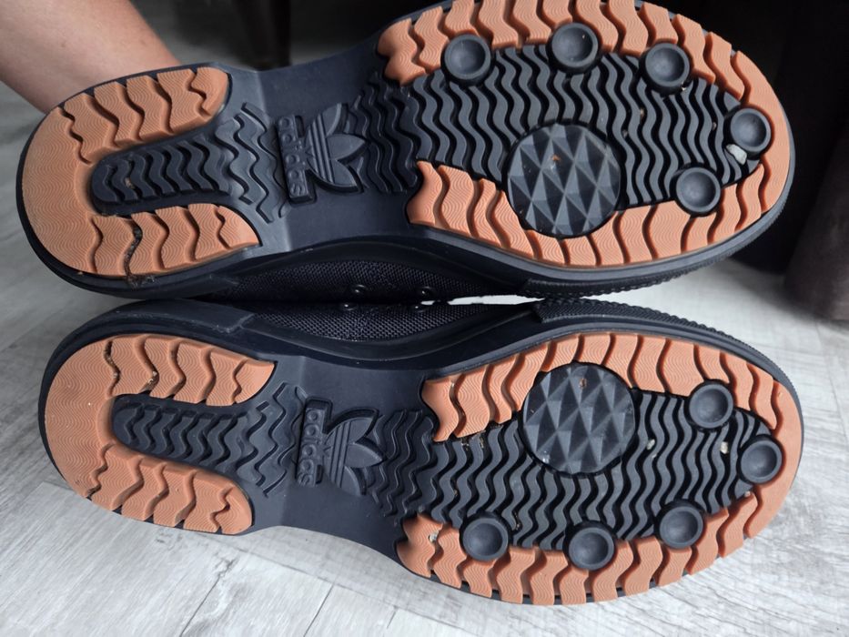 Adidas nizza trek
