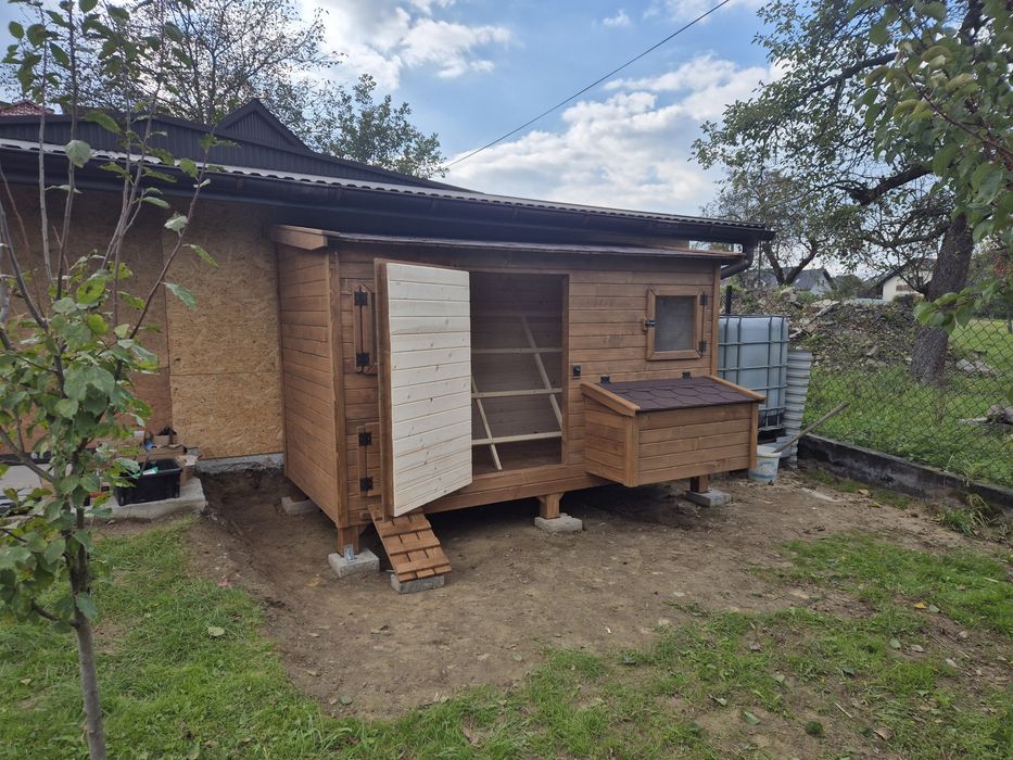 Kurnik dla kur ocieplany z wolierą