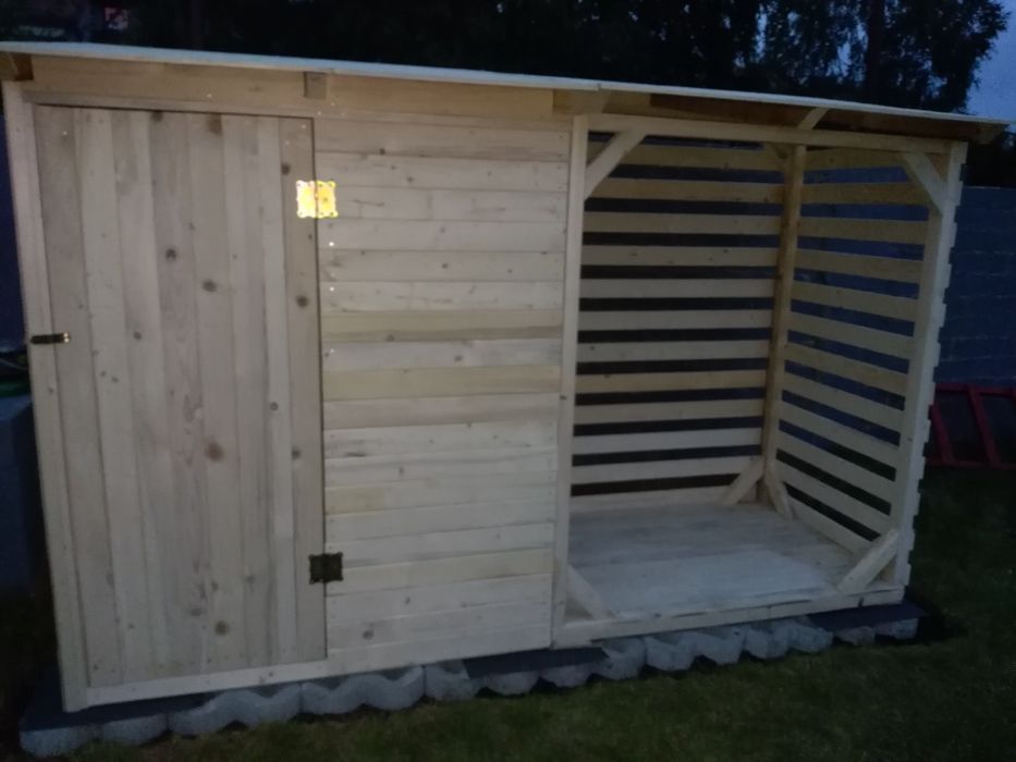 Domki narzędziowe z drewutnią