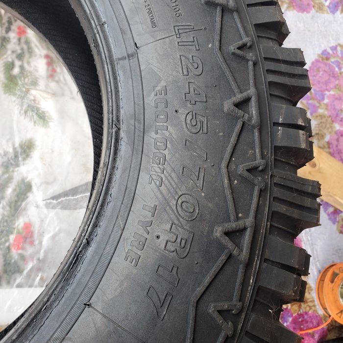 Продам 4 шини для позашляховика