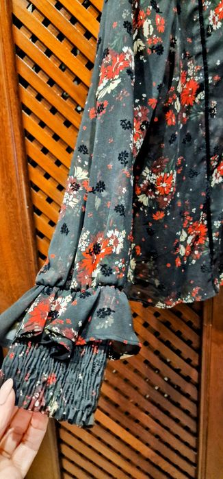 Blusa túnica  de tecido fino da Zara