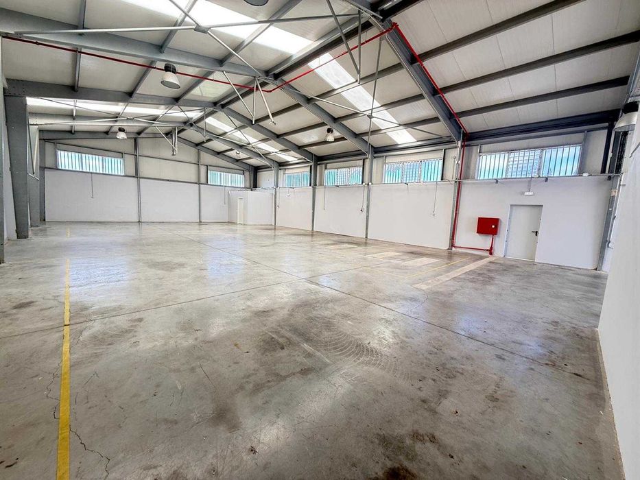 Arrenda-se Imóvel Comercial – Excelente Localização ALBUFEIRA