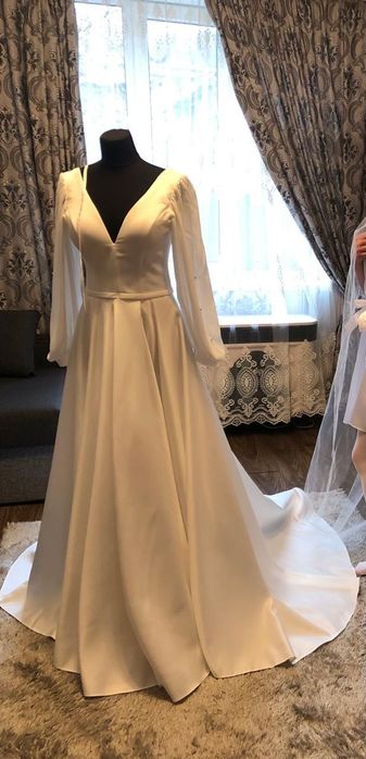 Весільне плаття ,