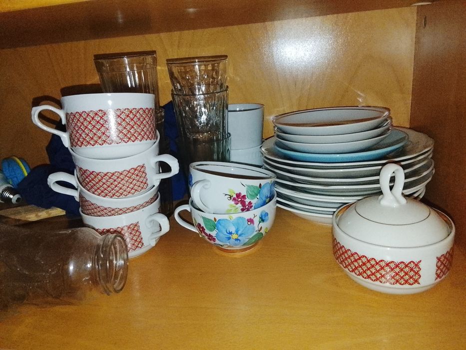 Посуд різний     .
