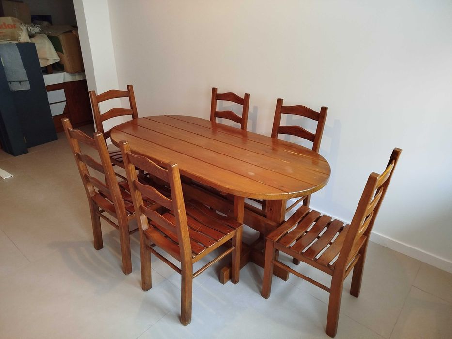 Conjunto mesa de jantar + 6 cadeiras