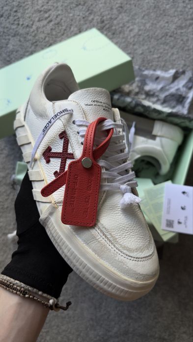 Off-White Low Vulcanized Distressed White Burgundy EU41