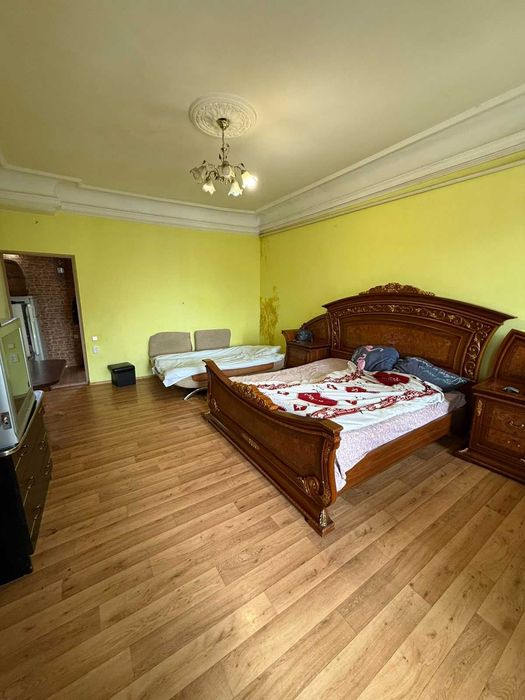 Продам велику 1-кімн.квартиру на Преображенській/ПРИВОЗ