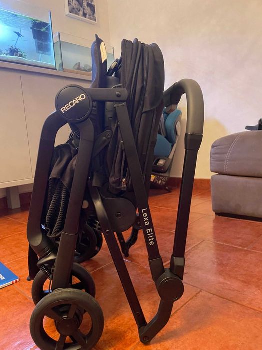 Carrinho completo com ovo Recaro