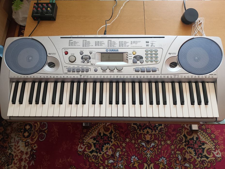 Yamaha PSR 275 keyboard