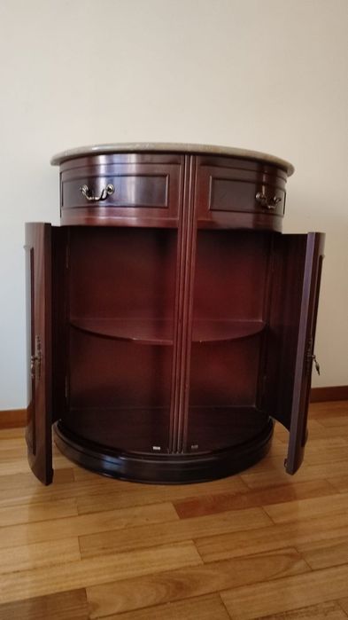 Móvel em Cerejeira como novo