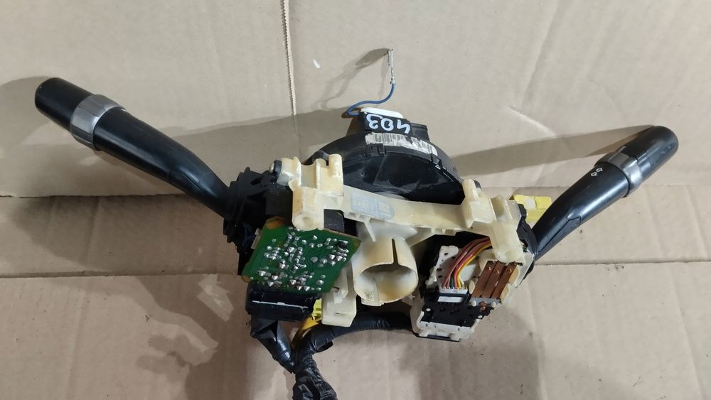 przełącznik zespolony taśma lexus is200 8431053040