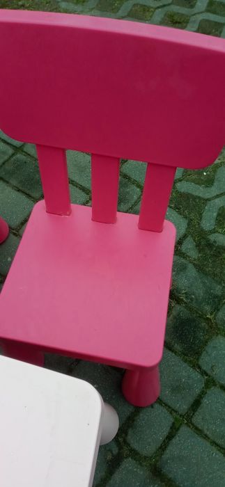Stolik z krzesełkami