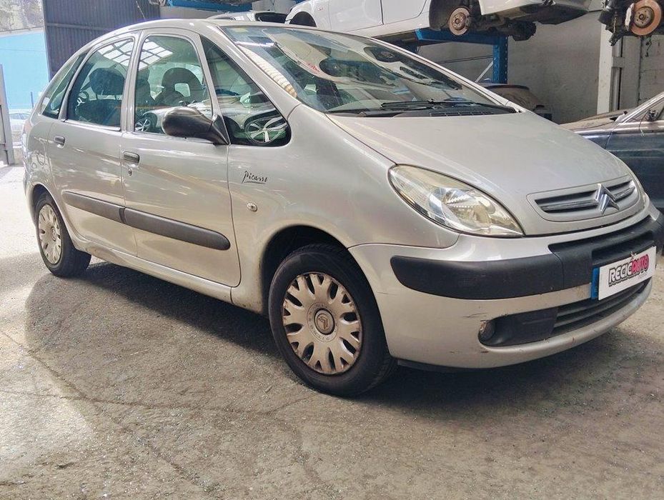 farolim traseiro direito citroen xsara picasso