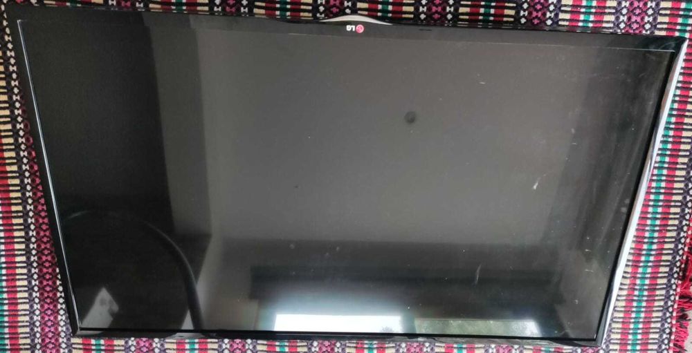Smart TV LG 47LN575S 47" - Para Reparação ou Peças