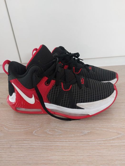 Buty do koszykówki Nike LeBron Witness 7 r. 41