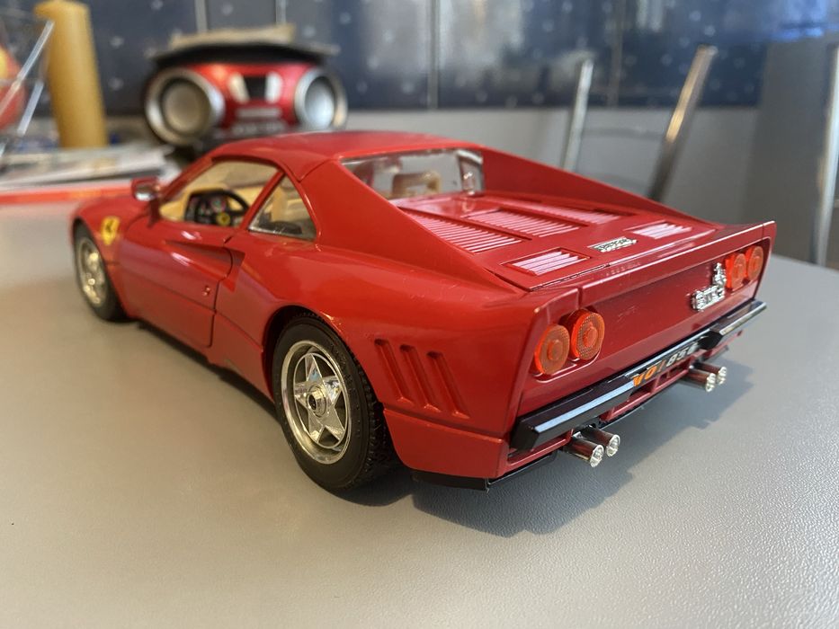 Ferrari 288 GTO 1:18 Bburago Made in Italy