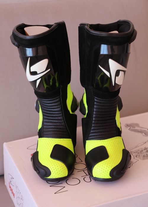 Botas NOVAS Spyke, Nr.40. Pele Ventilada. 50% DESCONTO