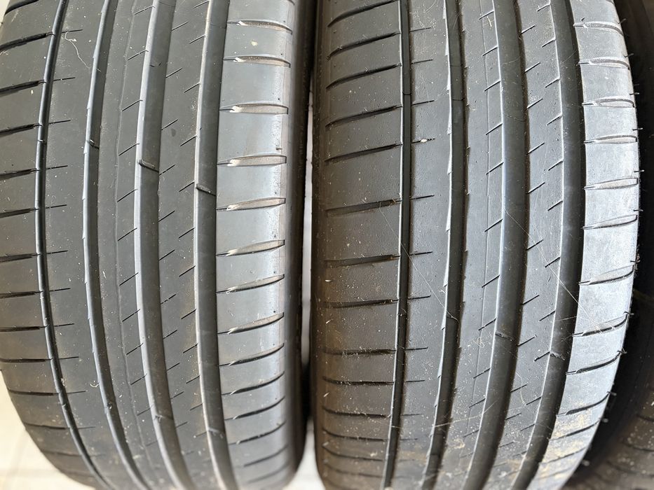 4 Pneus Michelin Pilot Sport 4 235/45/R18 (Tesla)