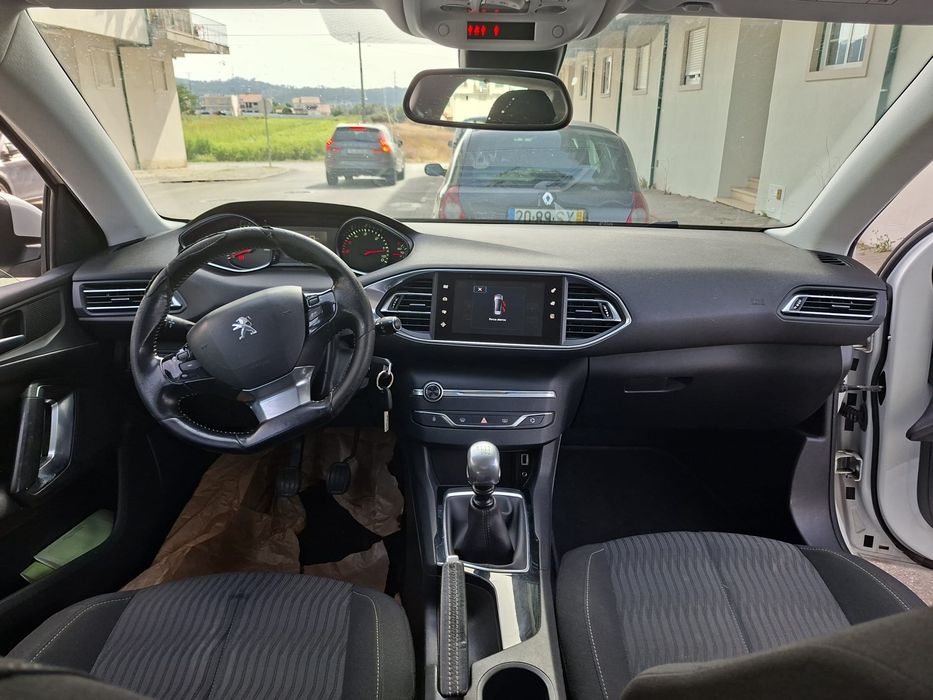Peugeot 308 120cv — photo 4
