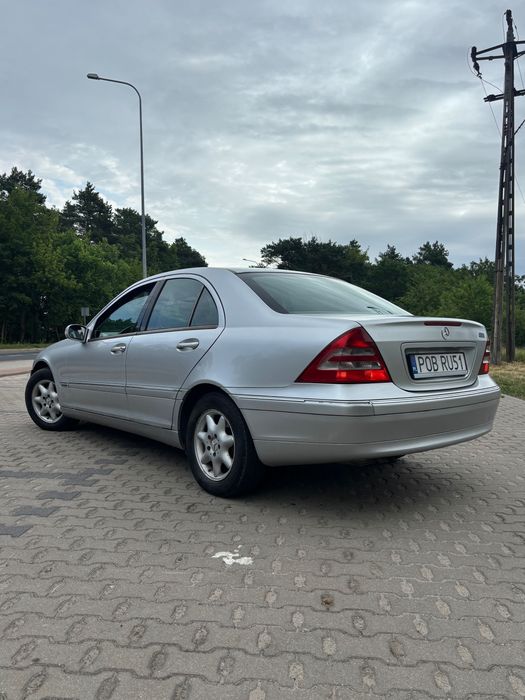 Samochód Mercedes