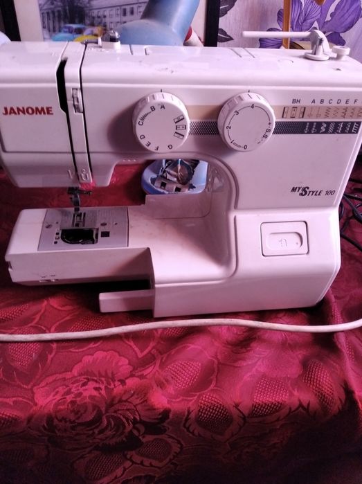 Швейная машинка Janome