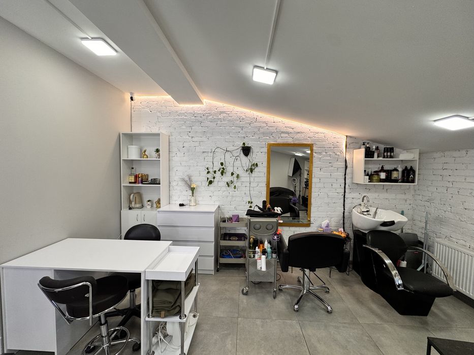 Продаж студії краси, приміщення в оренді