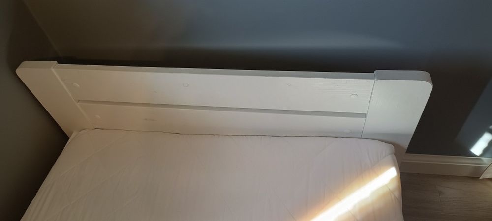 Łóżko 90x200 z materacem