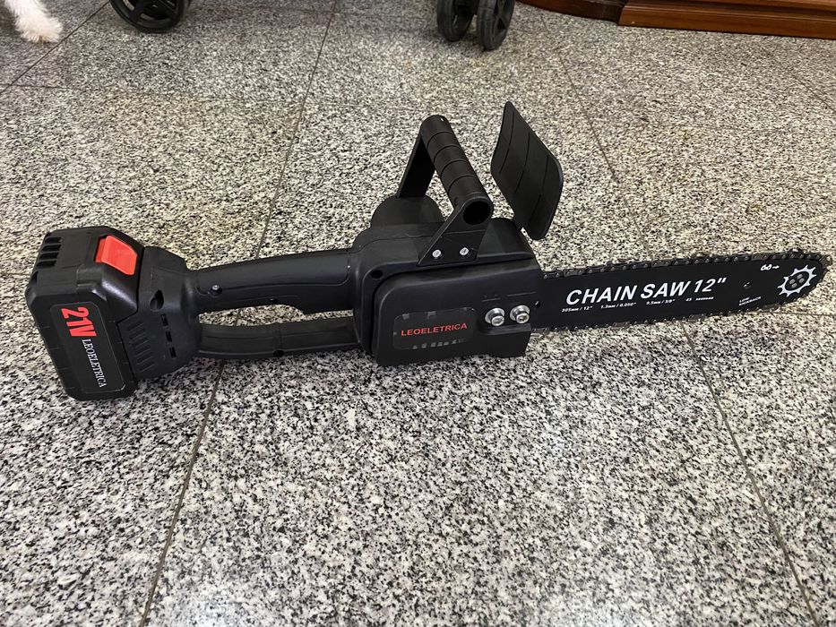 Motoserra elétrica a bateria