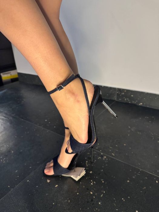 Нові туфлі ZARA на підборах