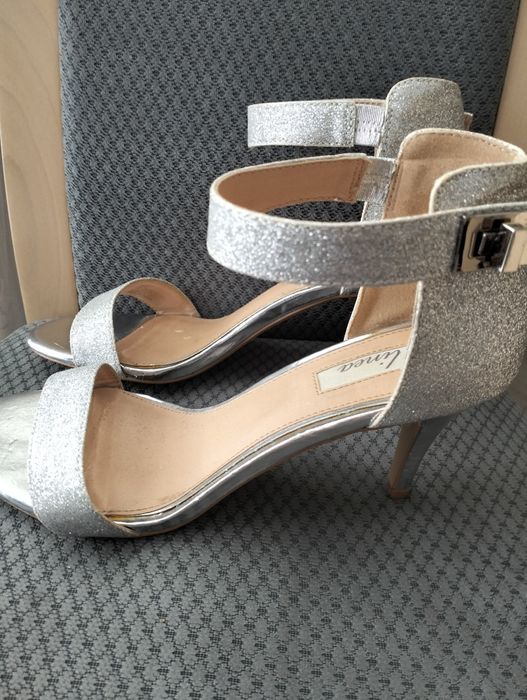 Szpilki sandałki 38