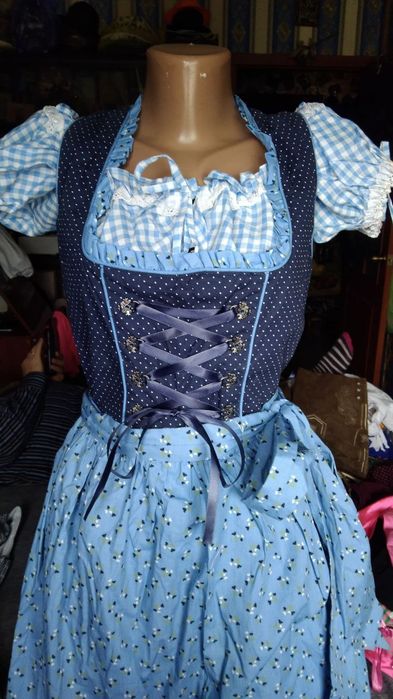 Платье Баварское размер 40 европейскии.