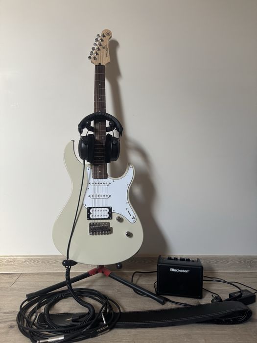 Yamaha Pacifica 112V Vintage White E-Gitara + Zestaw: wzmacniacz, Sluchawki, Stojak, Kabel, uchwyt na szyje,