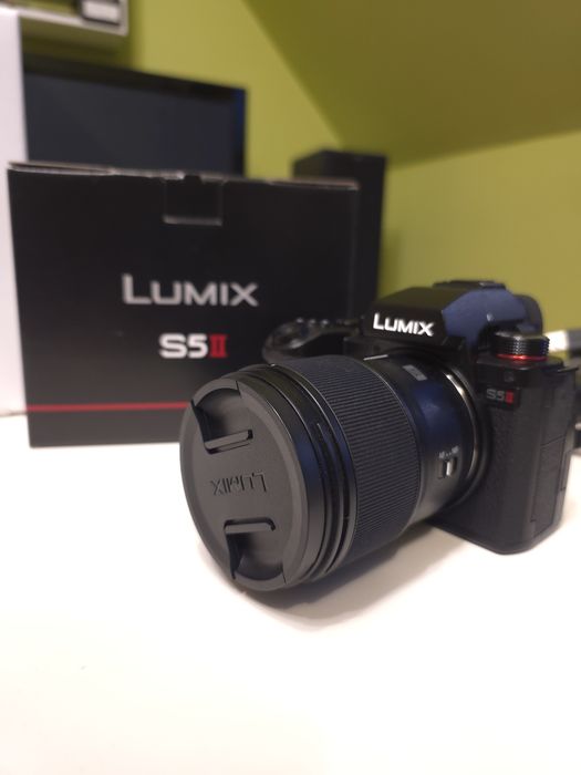 Lumix S5 II + obiektyw Lumix S 50 mm F1.8 + bateria, ładowarka, filtry ND, CPL, mikrofon, lampa błyskowa
