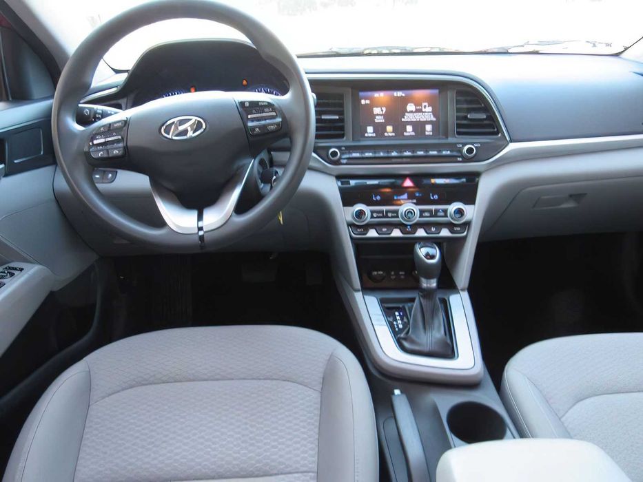 Hyundai Elantra SEL      2020