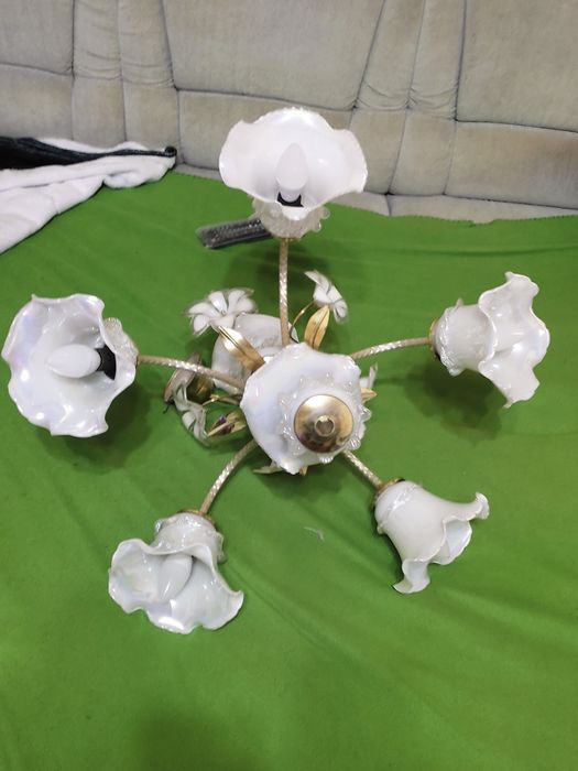 Люстра на п'ять плафонів