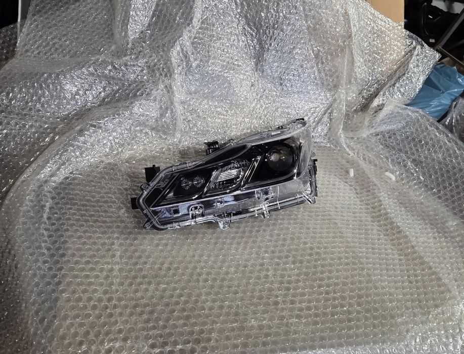 Lampa lewa przód przednia Toyota Corolla XII E21 2018-2023 Sedan 81170-02T31-00 81170-02T31 Reflektor lewy przód przedni Toyota Corolla XII E21 2018-2023 Sedan 8117002T3100 8117002T31