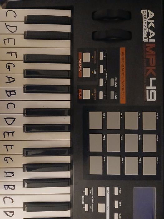 Akai MPK49 Controlador MIDI 49 Teclas + Pads( em perfeito estado)