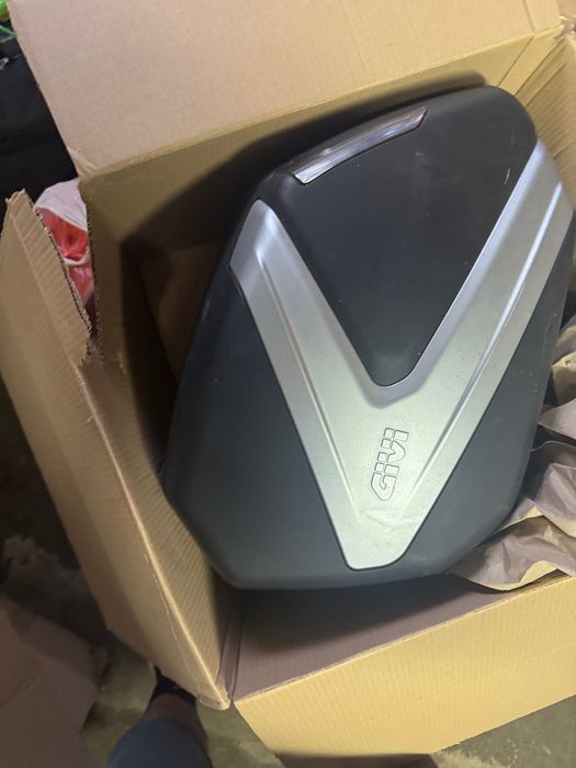 Бокові Кофри для мотоцикла Givi monokey v37, 2шт,кріплення в подарунок, z1000sx, Versus,