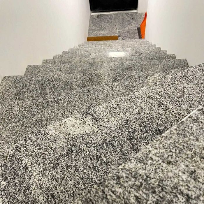 Stopień Granitowy, Marmurowy i Trawertynowy Schody Granitowe Stopnie