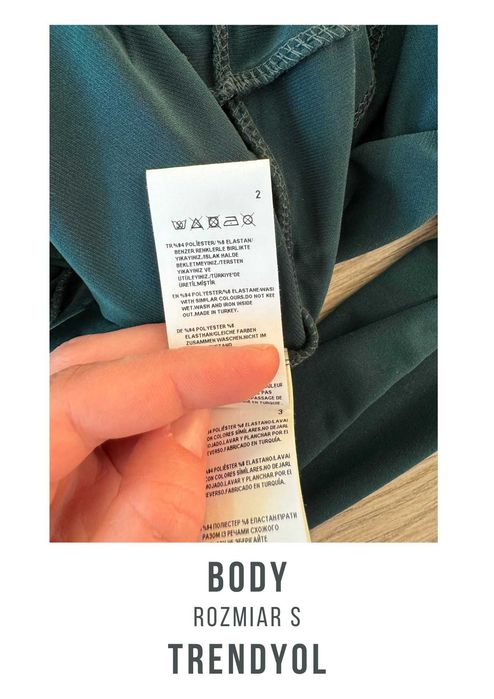 Ciemnozielone Body z głębokim dekoltem