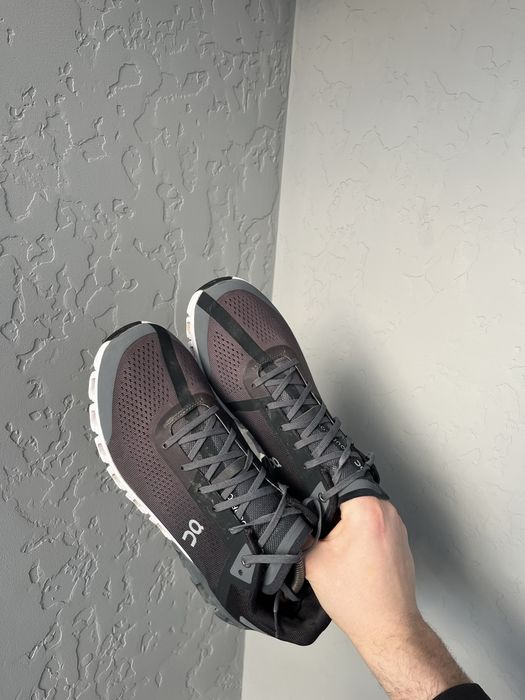 On cloud swiss running кросівки чоловічі бігові