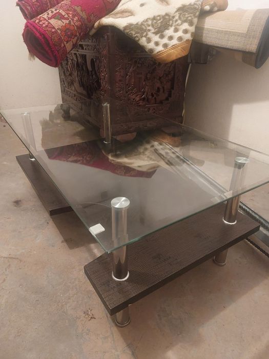 Mesa de centro em vidro e madeira nova