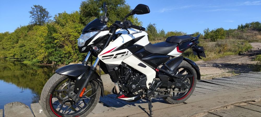 Bajaj pulsar ns 200