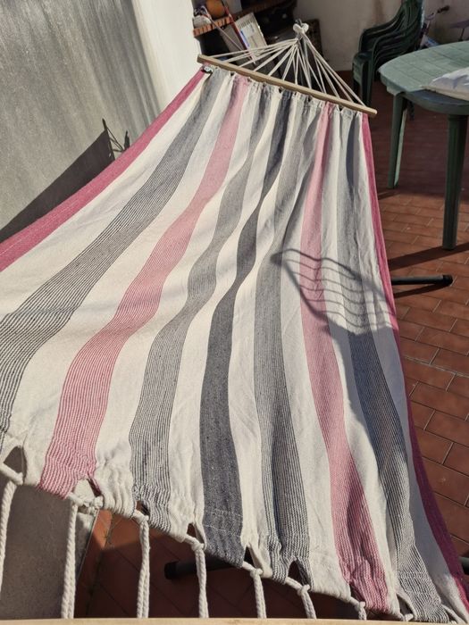 Rede de descanso às riscas (sem suporte)